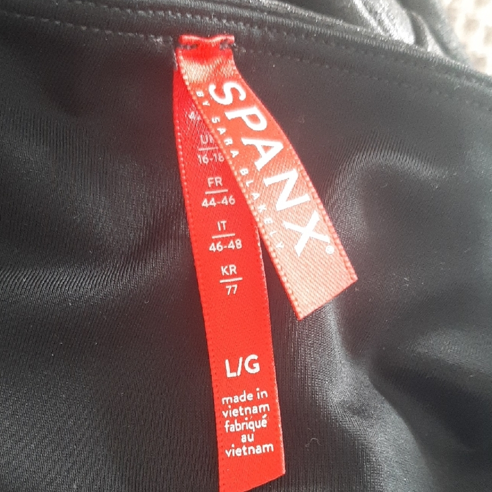 SPANX🖤FAUX LEATHER MOTO BLACK Shiny Black Leggings (STYLE 20136R) SIZE LARGE - Picture 6 of 9